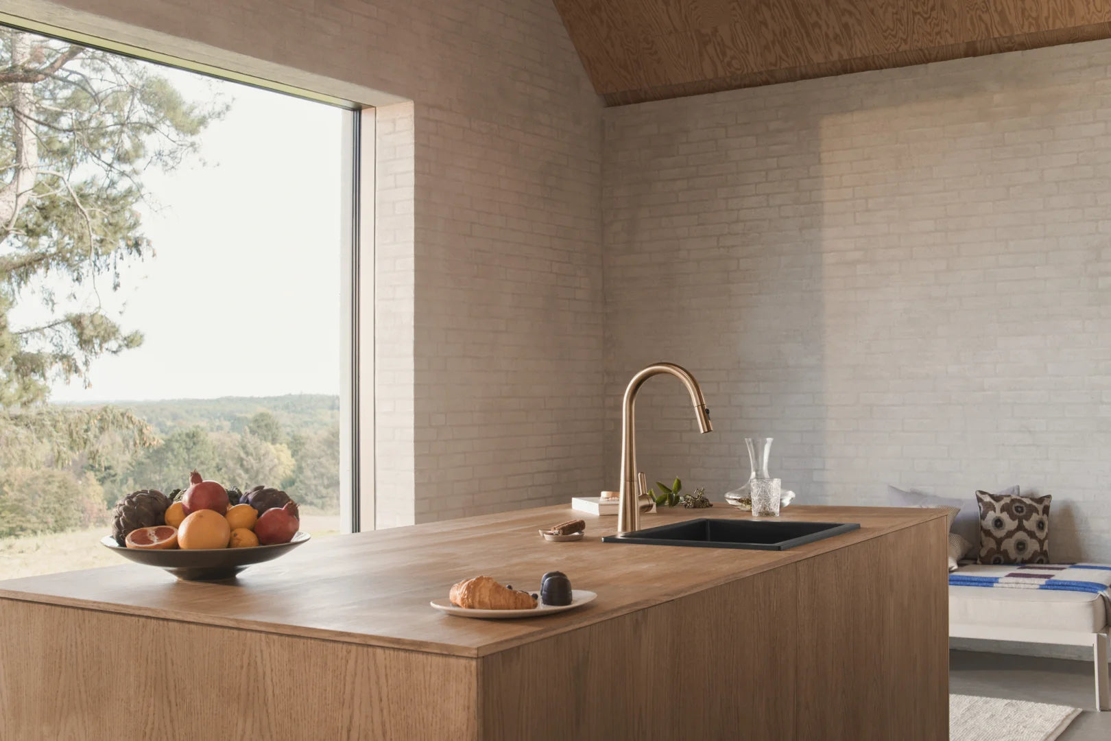 HANSA DESIGNO Μπαταρία κουζίνας με αποσπώμενο ντουσάκι 2 ροών Brushed bronze