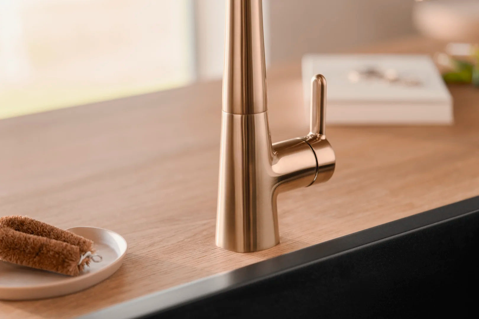 HANSA DESIGNO Μπαταρία κουζίνας με αποσπώμενο ντουσάκι 2 ροών Brushed bronze